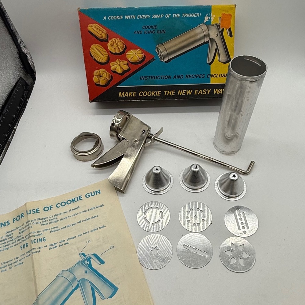 Vintage Aluminum Cookie Press and Icing Gun Set with 6 Discs 3 Tips and Box